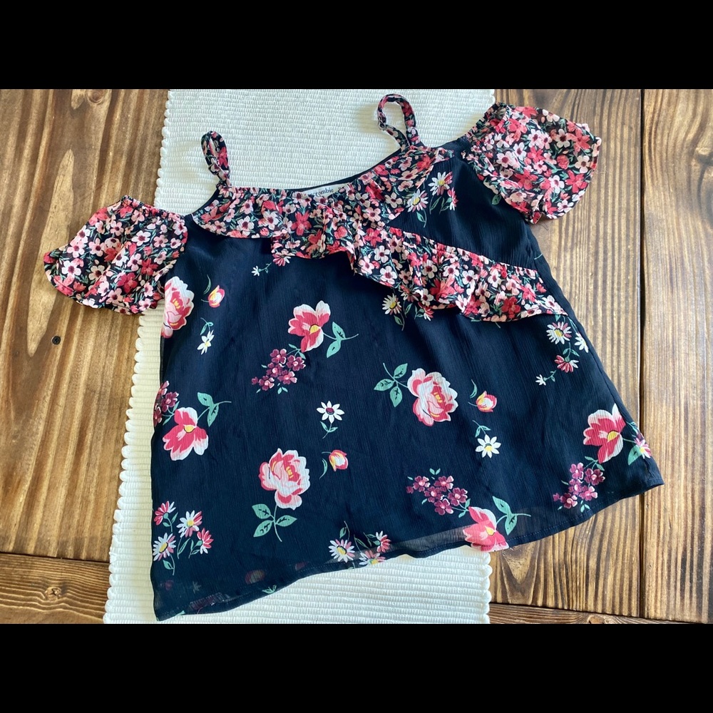 Abercrombie cold shoulder blouse